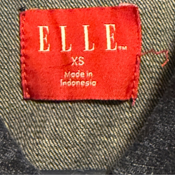 ‼️𝗘𝗟𝗟𝗘 𝗝𝗘𝗔𝗡 𝗕𝗨𝗧𝗧𝗢𝗡 𝗗𝗢𝗪𝗡 𝗝𝗔𝗖𝗞𝗘𝗧 - Picture 2 of 6